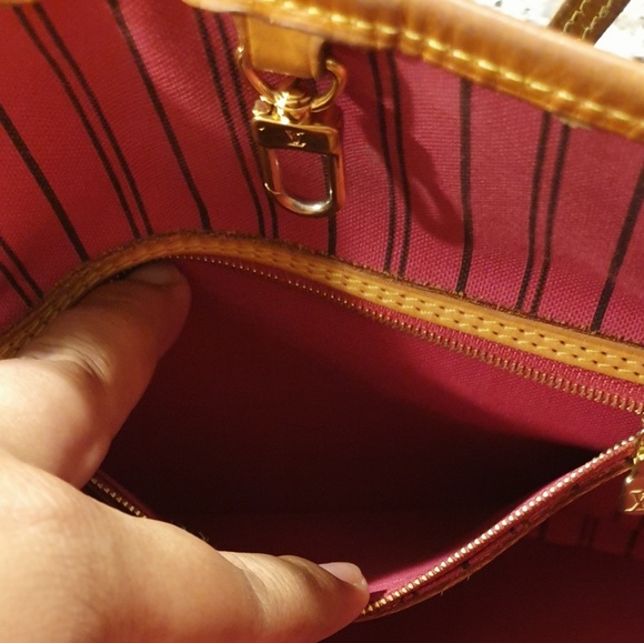 Authentic Louis Vuitton Neverfull - Picture 3 of 8